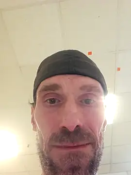 BlnAktivGay online show from April 14, 2026, 1:38 pm