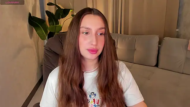 Celine Coello online show from May 8, 2026, 12:42 pm