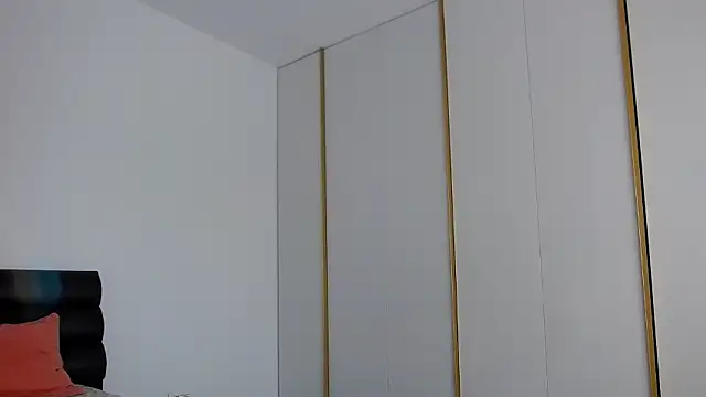 LunaVibes  online show from February 27, 2026, 6:35 am