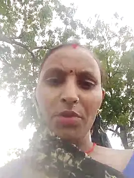 Snapshot of Juli_rathore chatting on July 13, 2026, 5:40 am Juli rathore online show from July 13, 2026, 5:40 am