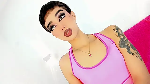 Miss-Saraii online show from February 4, 2026, 8:26 pm