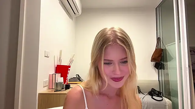 Snapshot of Slay_Swag chatting on February 5, 2026, 10:11 am Slay Swag online show from February 5, 2026, 10:11 am