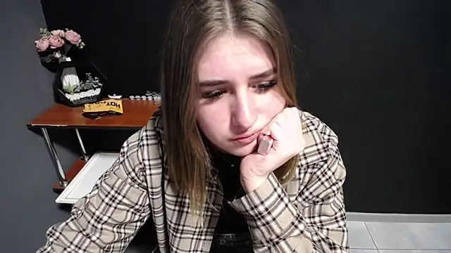 Snapshot of Sunny_siren chatting on February 12, 2026, 1:11 pm Sunny siren online show from February 12, 2026, 1:11 pm