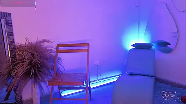 fransheskarossi online show from March 9, 2026, 12:09 pm