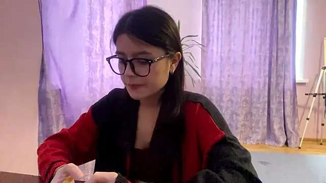 Snapshot of SaintMari chatting on April 29, 2026, 1:37 pm SaintMari online show from April 29, 2026, 1:37 pm