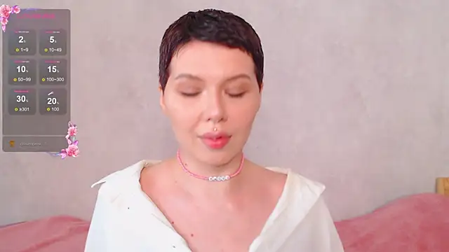 Elise Day online show from May 17, 2026, 10:04 am