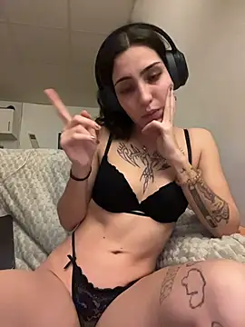 Snapshot of virtualhoe chatting on February 9, 2026, 8:18 pm virtualhoe online show from February 9, 2026, 8:18 pm