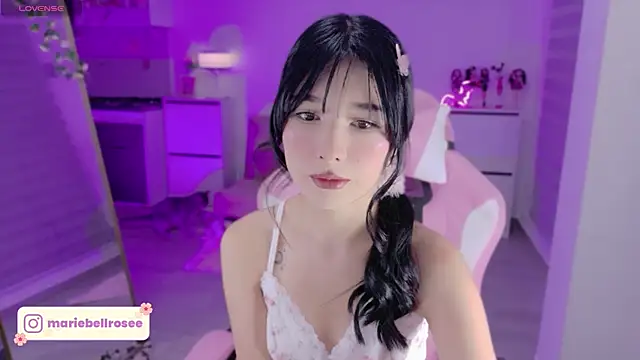 Snapshot of Blush_Marie chatting on May 1, 2026, 12:15 am Blush Marie online show from May 1, 2026, 12:15 am