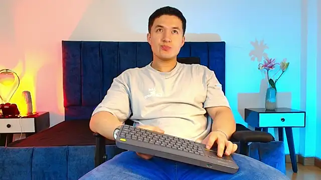 Snapshot of Alexander_Connor chatting on February 3, 2026, 12:43 pm Alexander Connor online show from February 3, 2026, 12:43 pm