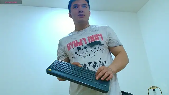 Alexander Connor online show from March 31, 2026, 12:07 pm