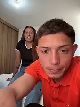 Snapshot of santiObrero chatting on May 19, 2026, 7:10 pm santiObrero online show from May 19, 2026, 7:10 pm