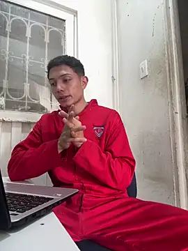 Snapshot of santiObrero chatting on May 29, 2026, 3:29 pm santiObrero online show from May 29, 2026, 3:29 pm