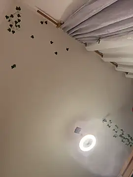 Nailealipsglossy online show from March 13, 2026, 4:39 am