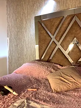 Snapshot of TianaRios_Pink chatting on February 1, 2026, 4:05 pm TianaRios Pink online show from February 1, 2026, 4:05 pm