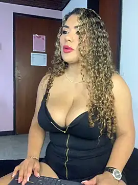 Snapshot of TianaRios_Pink chatting on March 2, 2026, 3:52 pm TianaRios Pink online show from March 2, 2026, 3:52 pm