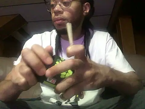 Snapshot of givemeabreak34 chatting on January 17, 2026, 10:57 pm givemeabreak34 online show from January 17, 2026, 10:57 pm