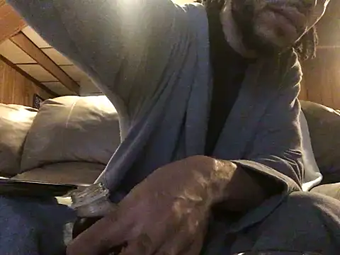 Snapshot of givemeabreak34 chatting on February 3, 2026, 8:36 pm givemeabreak34 online show from February 3, 2026, 8:36 pm