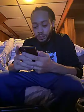 Snapshot of givemeabreak34 chatting on February 23, 2026, 10:43 pm givemeabreak34 online show from February 23, 2026, 10:43 pm