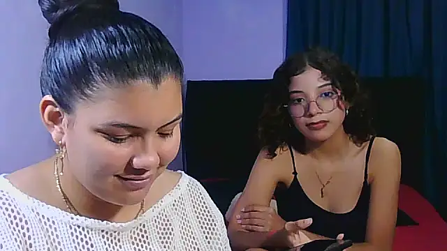 Helena-Paola online show from March 13, 2026, 11:54 pm