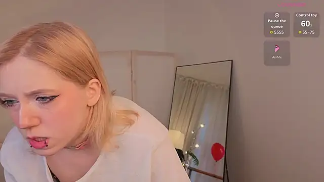 MoonlightAsuna online show from February 15, 2026, 1:43 pm