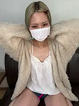 yumi0025 online show from January 19, 2026, 5:22 am