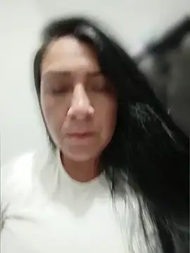 Snapshot of Katysaez chatting on June 4, 2026, 5:12 am Katysaez online show from June 4, 2026, 5:12 am