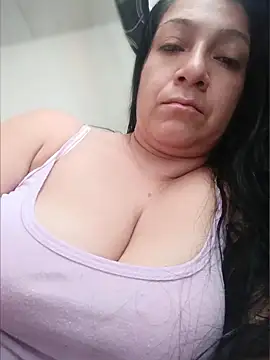 Snapshot of Katysaez chatting on May 28, 2026, 9:43 pm Katysaez online show from May 28, 2026, 9:43 pm