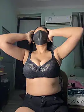 Snapshot of RadhikaHotty chatting on May 3, 2026, 5:38 pm RadhikaHotty online show from May 3, 2026, 5:38 pm