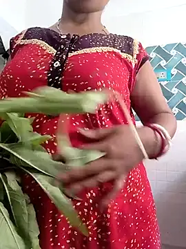 Snapshot of Hot-Tinaa chatting on May 7, 2026, 9:23 am Hot-Tinaa online show from May 7, 2026, 9:23 am