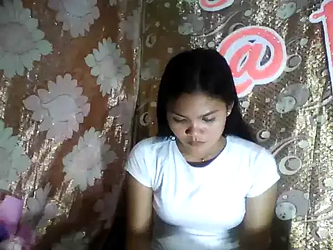 Snapshot of PinaySkinnyJust18 chatting on February 11, 2026, 11:43 am PinaySkinnyJust18 online show from February 11, 2026, 11:43 am