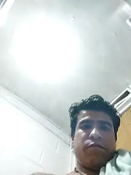 Snapshot of Eduardoo18cm chatting on May 8, 2026, 1:42 am Eduardoo18cm online show from May 8, 2026, 1:42 am