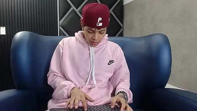 Snapshot of Dogan_Renzo0 chatting on February 2, 2026, 7:24 pm Dogan Renzo0 online show from February 2, 2026, 7:24 pm