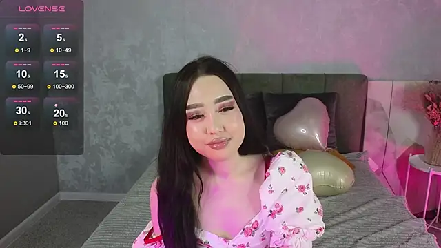 Snapshot of NaomiKim_ chatting on February 14, 2026, 1:17 am NaomiKim online show from February 14, 2026, 1:17 am