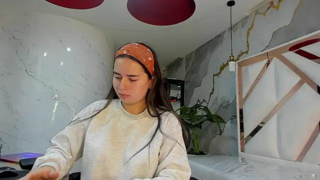 Qetsyah tf online show from February 2, 2026, 1:32 pm