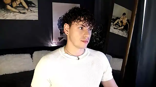 Snapshot of TylerGibson chatting on July 16, 2026, 4:42 am TylerGibson online show from July 16, 2026, 4:42 am