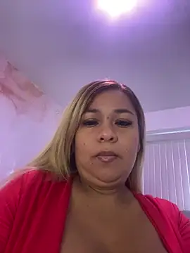 Snapshot of veronica414 chatting on May 24, 2026, 7:58 pm veronica414 online show from May 24, 2026, 7:58 pm