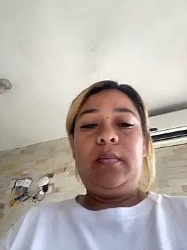 Snapshot of veronica414 chatting on March 18, 2026, 12:19 pm veronica414 online show from March 18, 2026, 12:19 pm