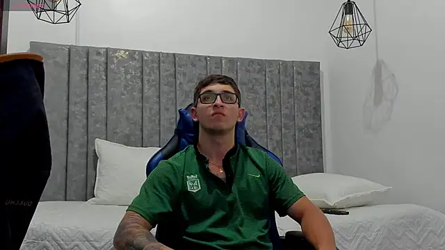 Calvin Hunter online show from March 26, 2026, 1:04 am