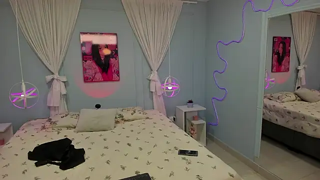 Snapshot of naomi_campell chatting on February 9, 2026, 7:23 pm naomi campell online show from February 9, 2026, 7:23 pm