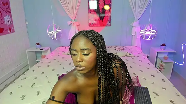 Snapshot of naomi_campell chatting on February 10, 2026, 7:24 pm naomi campell online show from February 10, 2026, 7:24 pm