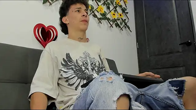 Snapshot of Maxxx_bigcockx chatting on February 11, 2026, 2:55 am Maxxx bigcockx online show from February 11, 2026, 2:55 am