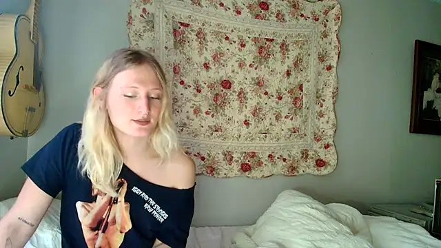 Snapshot of goddessalison chatting on June 9, 2026, 11:28 pm goddessalison online show from June 9, 2026, 11:28 pm