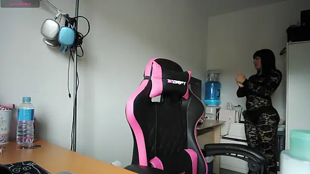 Yulian Milf online show from March 29, 2026, 11:56 am