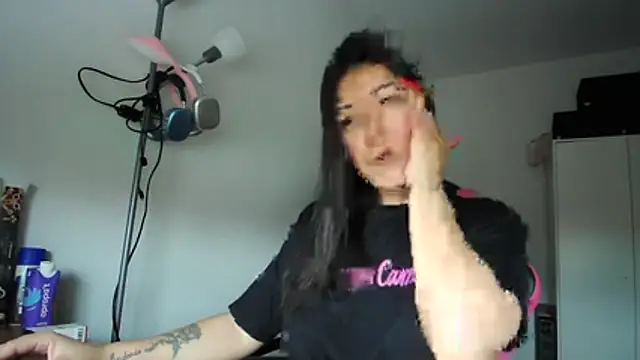 Snapshot of Yulian_Milf chatting on February 25, 2026, 10:37 am Yulian Milf online show from February 25, 2026, 10:37 am