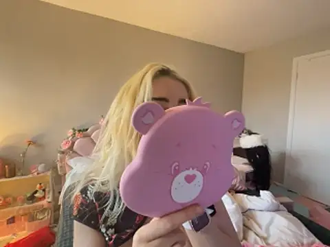 Snapshot of Pink_mink21 chatting on February 18, 2026, 3:52 pm Pink mink21 online show from February 18, 2026, 3:52 pm