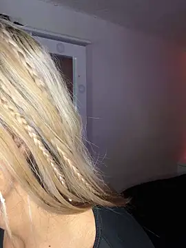 Snapshot of andyy_x chatting on February 21, 2026, 2:35 am andyy x online show from February 21, 2026, 2:35 am