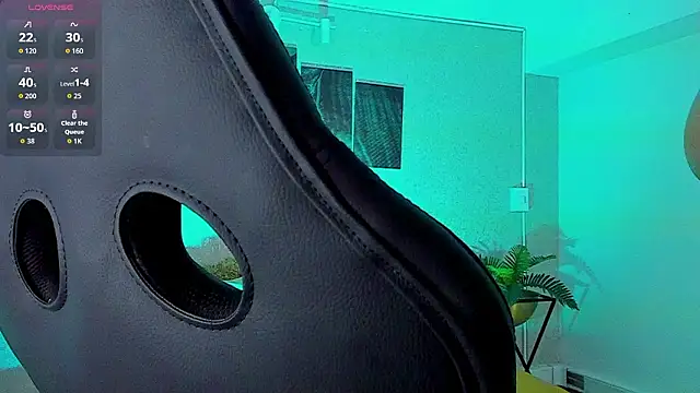 Snapshot of Nils_saintt chatting on February 25, 2026, 4:23 am Nils saintt online show from February 25, 2026, 4:23 am