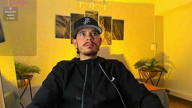 Snapshot of Nils_saintt chatting on February 12, 2026, 3:17 am Nils saintt online show from February 12, 2026, 3:17 am