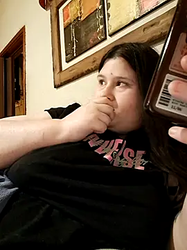 Snapshot of TUWACHA7777 chatting on May 7, 2026, 9:51 pm TUWACHA7777 online show from May 7, 2026, 9:51 pm