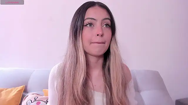 Snapshot of Fernanda_aaaa chatting on June 8, 2026, 3:23 pm Fernanda aaaa online show from June 8, 2026, 3:23 pm